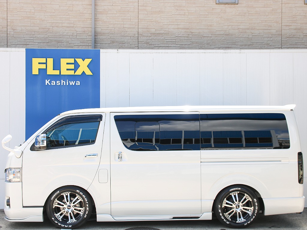 小窓付きで空気の入れ替え楽々です！！