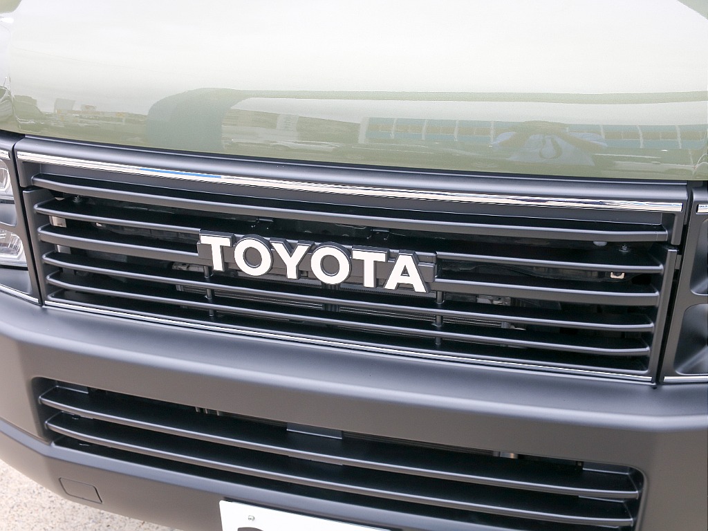 トヨタ&nbsp;ハイエース&nbsp;ワゴン2.7GLロング ミドルルーフ&nbsp;角目4灯 リノカ コーストライン&nbsp;千葉県の詳細画像&nbsp;その4
