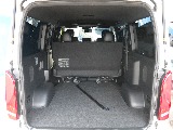 バンならではの荷室になります！！