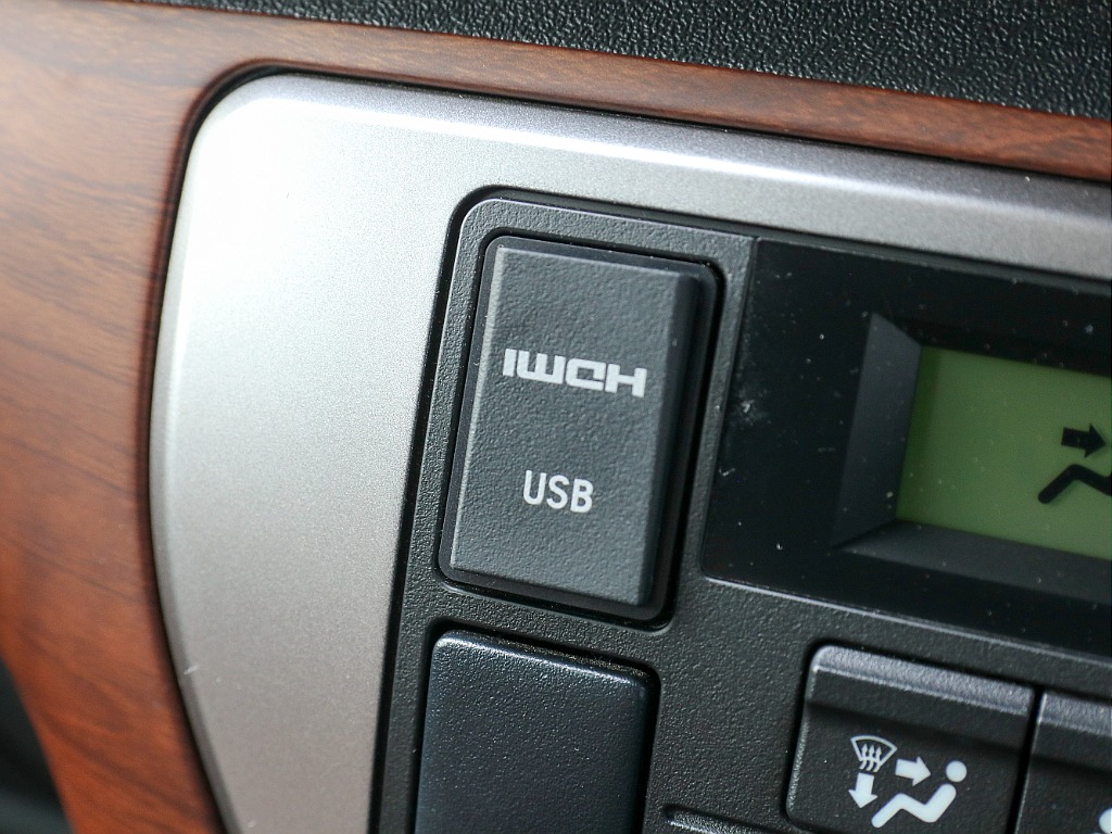HDMI＆USBポート付き！！