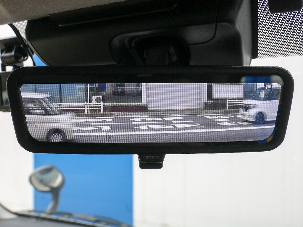 メーカーオプション バックカメラ付きデジタルインナーミラー！！