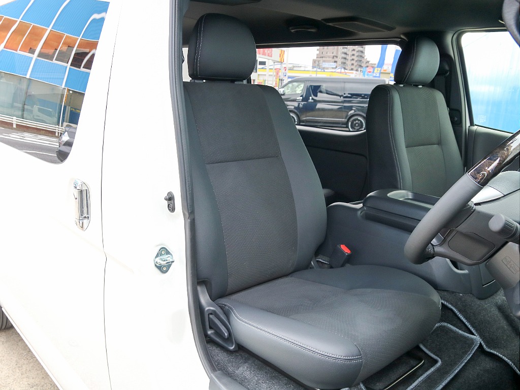 トヨタ&nbsp;ハイエースバン&nbsp;5D2.0スーパーGLダークプライムⅡロング&nbsp;登録済未使用車&nbsp;千葉県の詳細画像&nbsp;その15