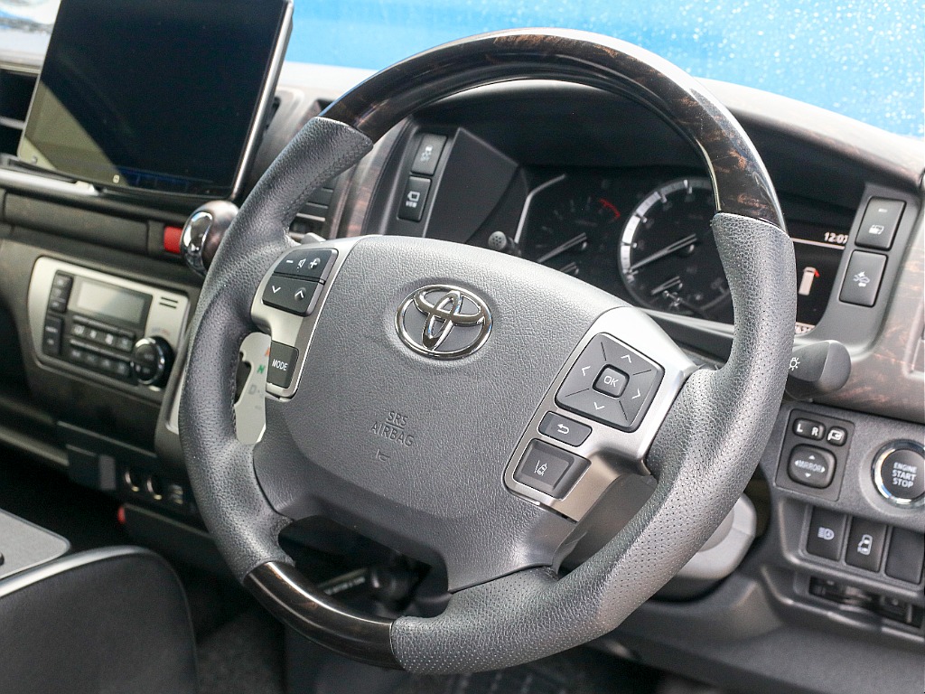トヨタ&nbsp;ハイエース&nbsp;ワゴン2.7グランドCファインテックツアラー&nbsp;オットマン付きキャプテンシート&nbsp;千葉県の詳細画像&nbsp;その17