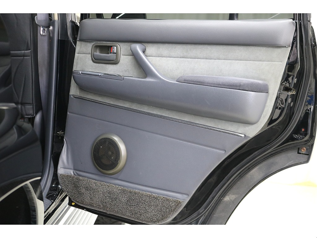 ドアトリムになります☆