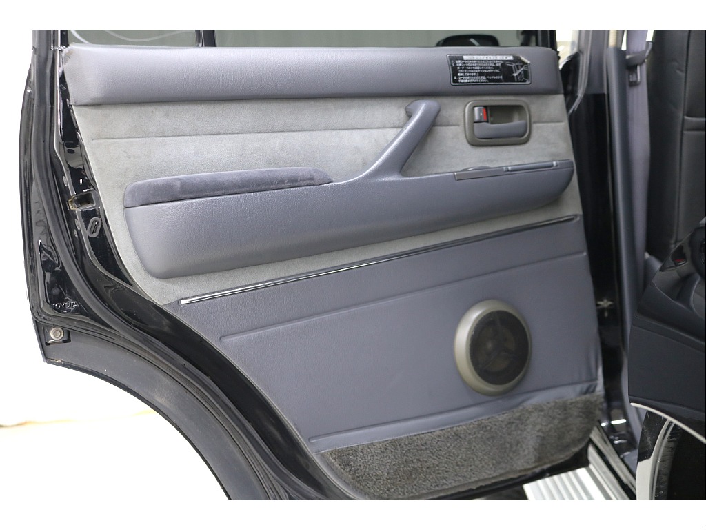 ドアトリムになります☆