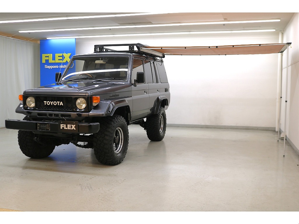 ＫＩＮＧＳサイドオーニング装着済み☆カスタム満載な一台ですので、すぐにでもアウトドアな趣味にお使いいただけます♪