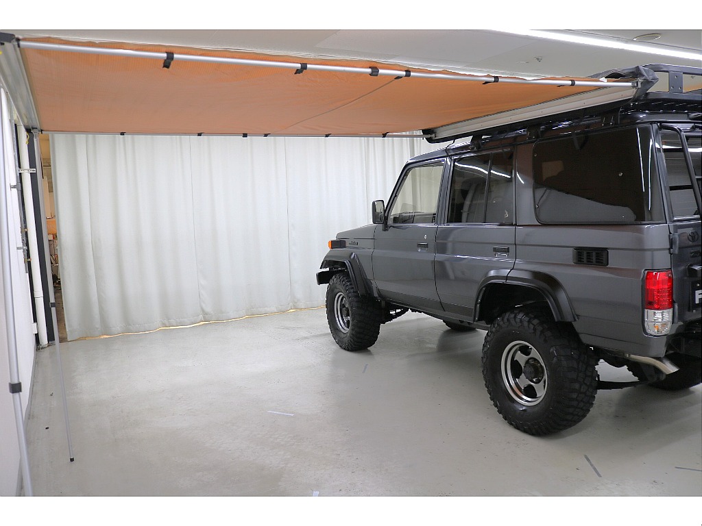 ＫＩＮＧＳサイドオーニング装着済み☆カスタム満載な一台ですので、すぐにでもアウトドアな趣味にお使いいただけます♪