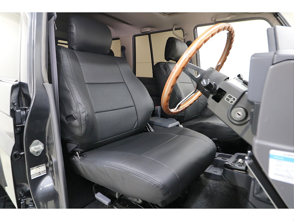 新品シートカバー装着☆