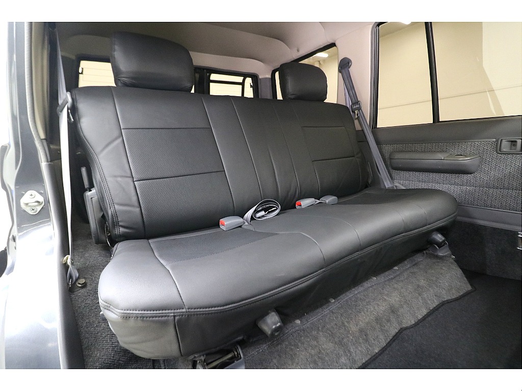 後部座席になります☆