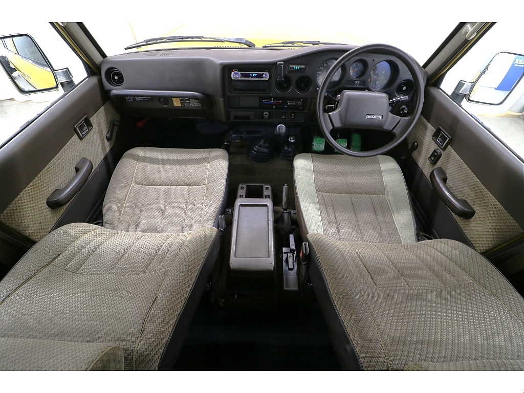 内装は当店にてルームクリーニング済みとなりますので綺麗な状態です♪