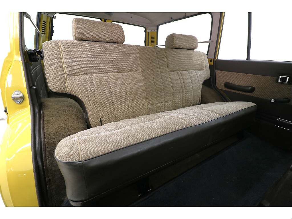 後部座席になります☆