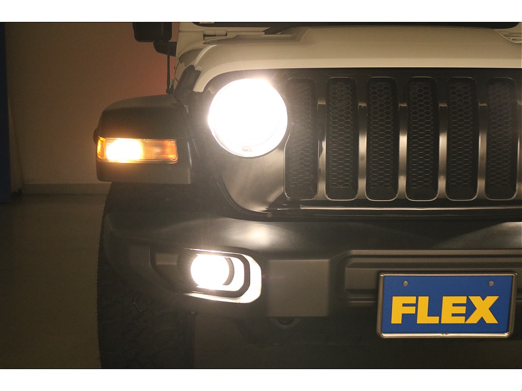 ブラックフロントグリル☆ＪＥＰＰＥＳＥＮフォグハーネスカバー☆パフォーマンスロックレール☆追加カスタム大歓迎です♪