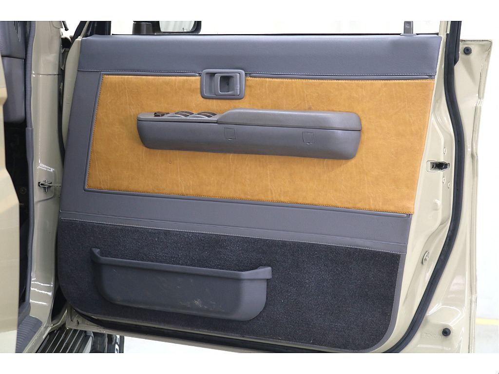 ドアトリムになります☆ＮＥＷ：キャメル生地張替え☆