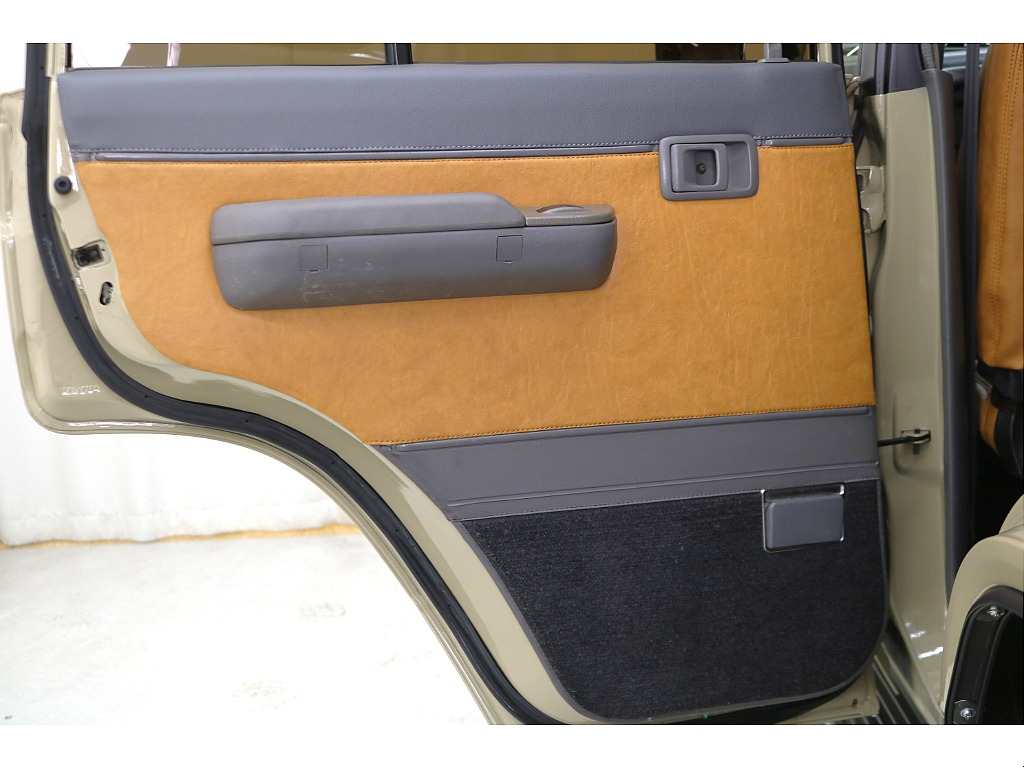 ドアトリムになります☆ＮＥＷ：キャメル生地張替え☆