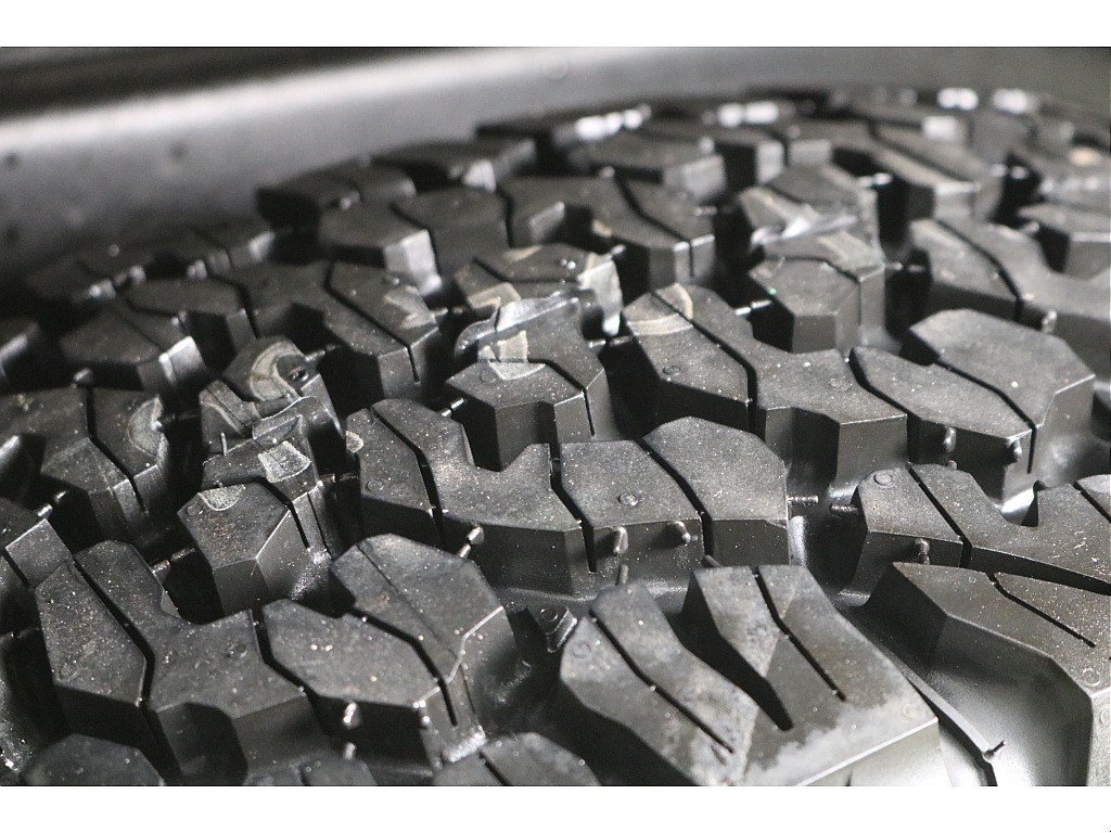 ＢＦグッドリッチＫＯ２　ＡＴタイヤ×輸出用スチールホイール☆