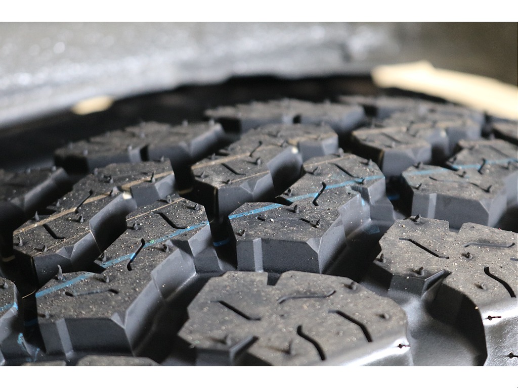 新品ＴＯＹＯオープンカントリー７８５タイヤ×新品ＤＥＡＮクロスカントリー１６インチＡＷ☆