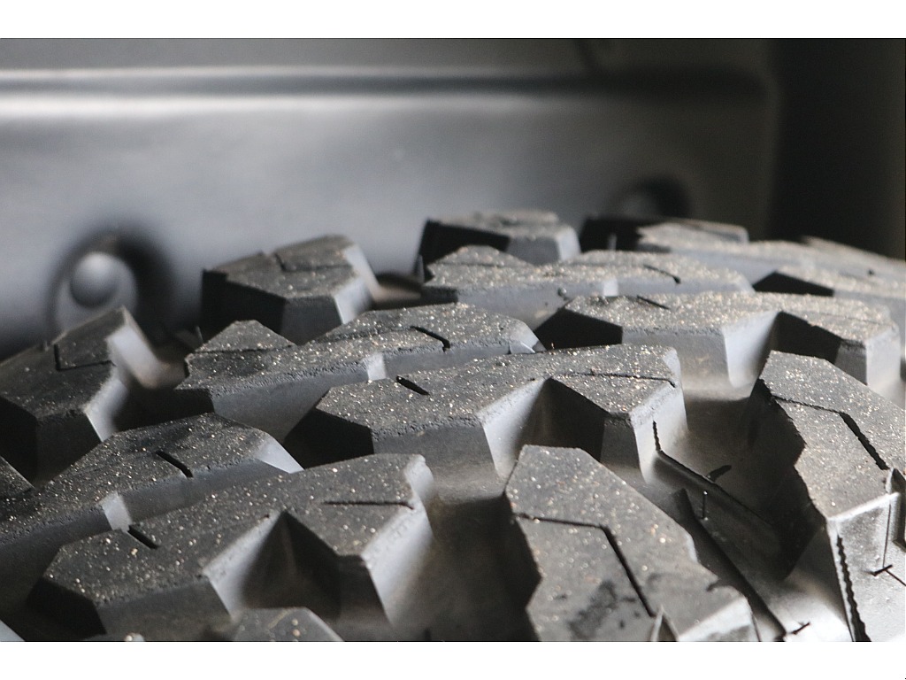 ＹＯＫＯＨＡＭＡジオランダーＭ／Ｔ　Ｇ００３タイヤ×新品ＢＲＵＴ　ＢＲ－５５　１８インチアルミホイール☆