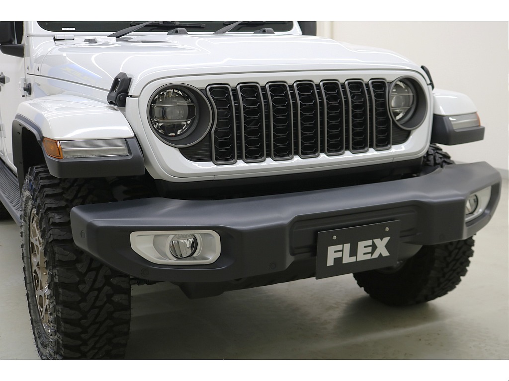 新品２０２４フロントグリル☆新品ＪＥＰＰＥＳＥＮフォグハーネスカバー☆本州仕入れ☆新品背面タイヤカバー☆