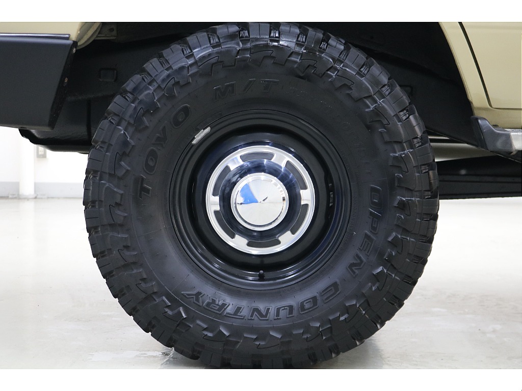 ＴＯＹＯオープンカントリーＭＴタイヤ×輸出用１５インチスチールホイール☆