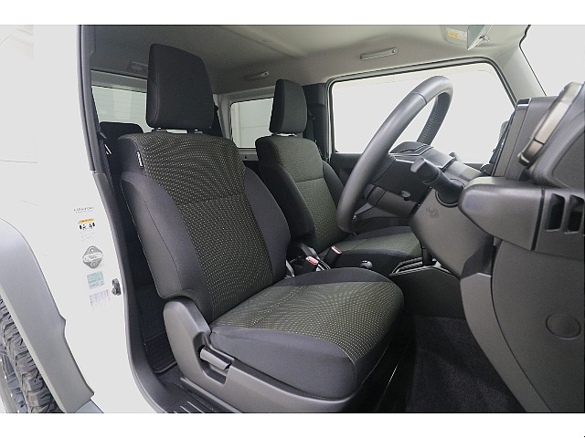 運転席／助手席共に綺麗に保たれております☆