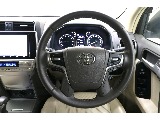上級グレード専用の本革巻きステアリング＆本革巻きシフトノブ☆