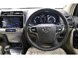 上級グレード専用の本革巻きステアリング＆本革巻きシフトノブ☆