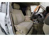 運転席、助手席共に綺麗に保たれております♪