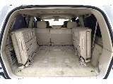 ３列目シートは跳ね上げ式となりますので荷室も確保出来ます♪