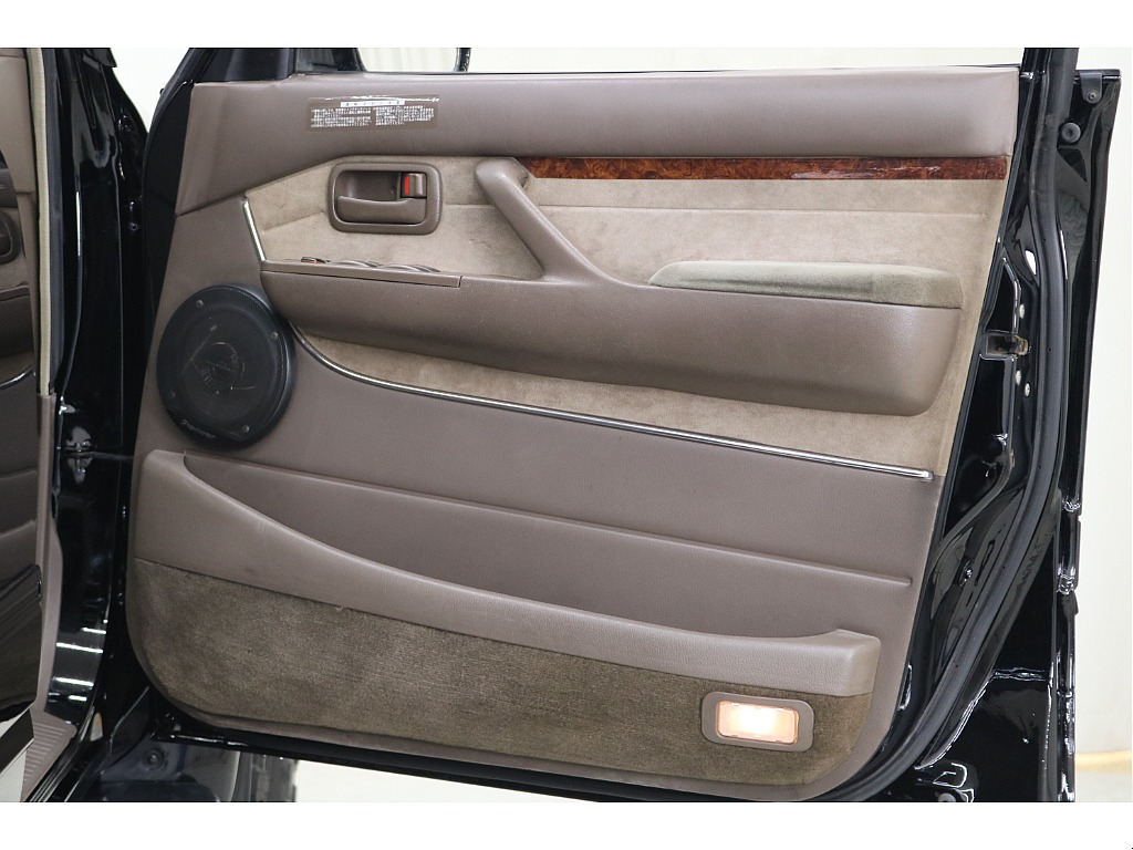 ドアトリムになります☆