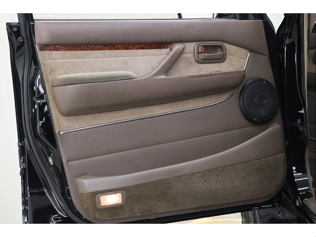 ドアトリムになります☆