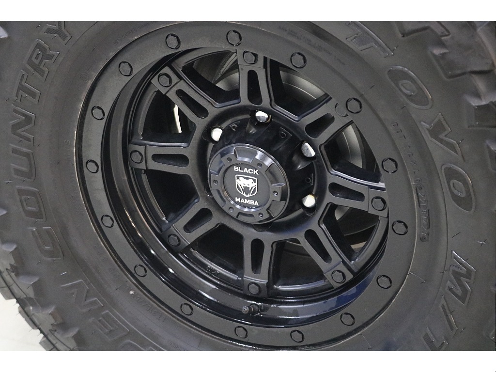 ＴＯＹＯオープンカントリーＭＴタイヤ×BlackMamba 17インチAW☆