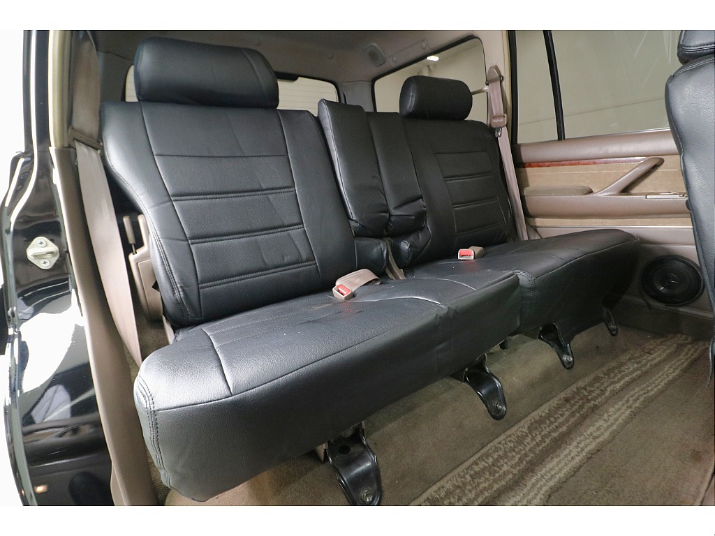 後部座席になります☆