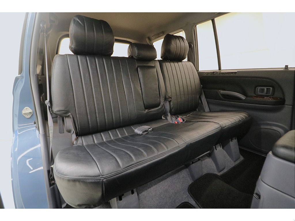 後部座席になります☆