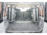 ３列目シートは跳ね上げ式となりますので荷室も確保出来ます♪