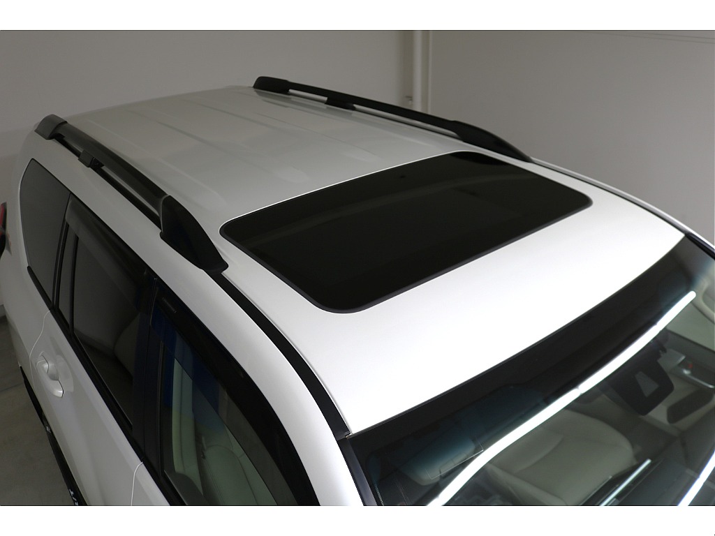 ルーフレール（ブラック）装着済み☆