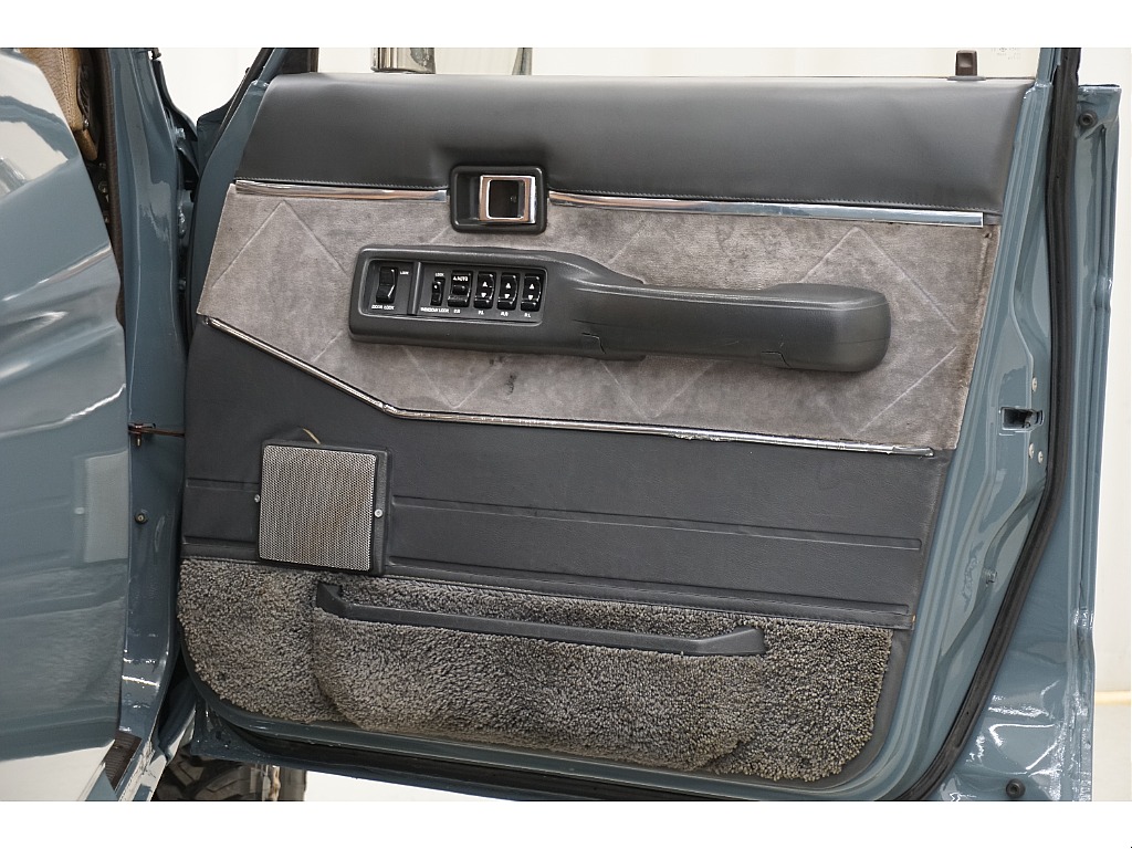 ドアトリムになります☆