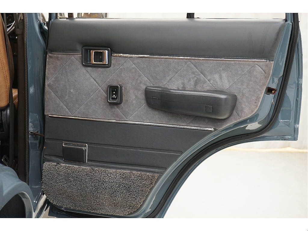 ドアトリムになります☆