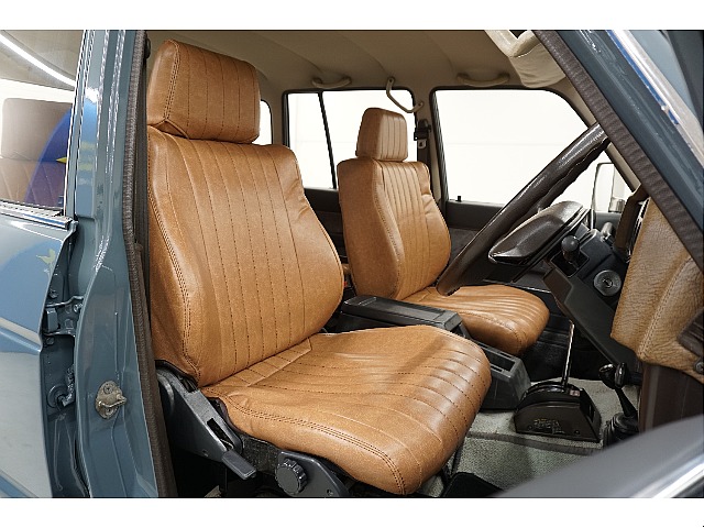 新品クラシックシートカバー装着済み☆