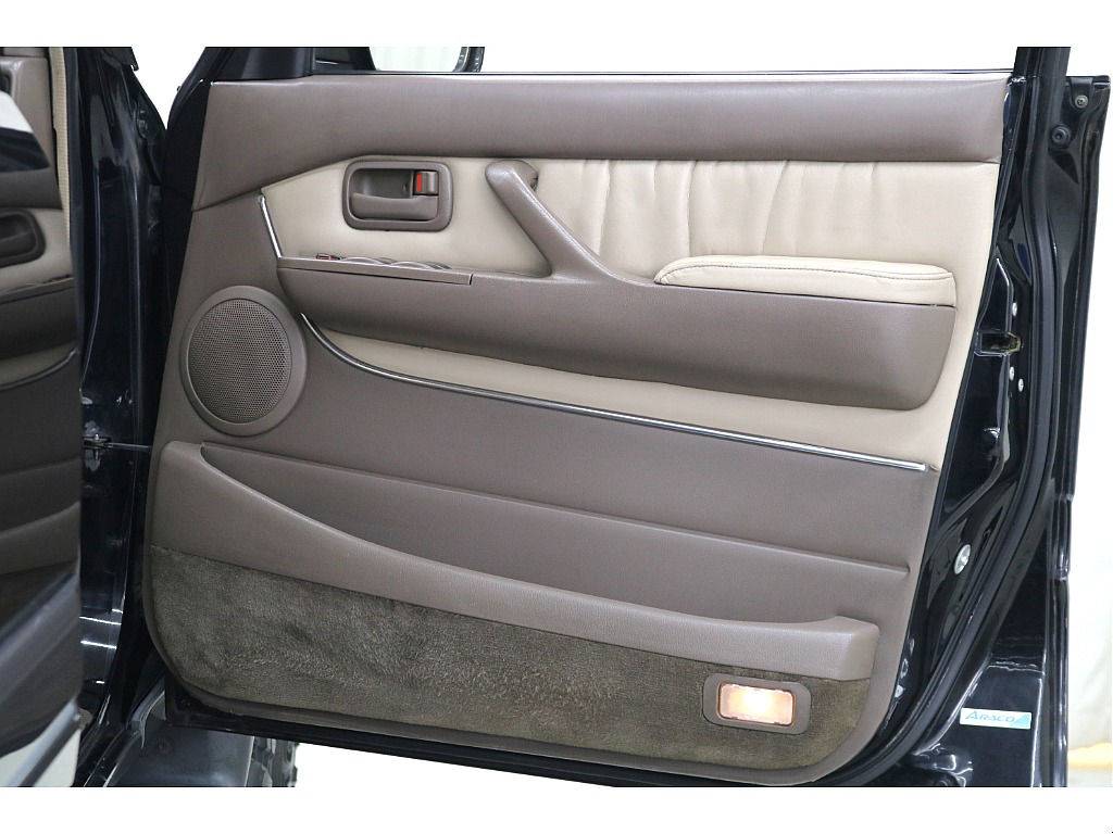 ドアトリムになります☆