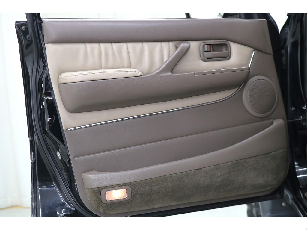 ドアトリムになります☆