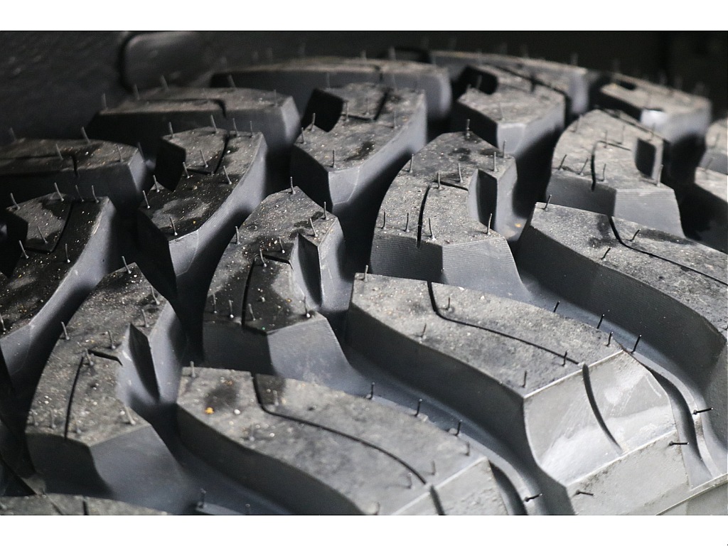 新品ＴＯＹＯオープンカントリーＭ／Ｔタイヤ×純正１６インチアルミホイール☆