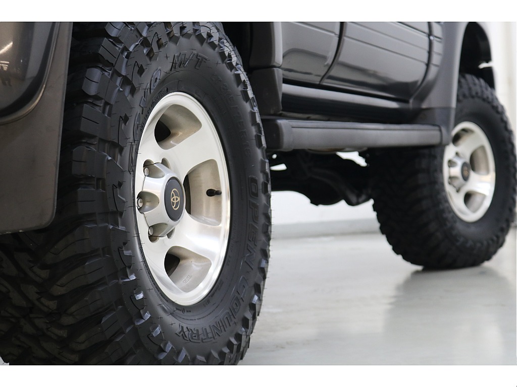 新品ＴＯＹＯオープンカントリーＭ／Ｔタイヤ×純正１６インチアルミホイール☆