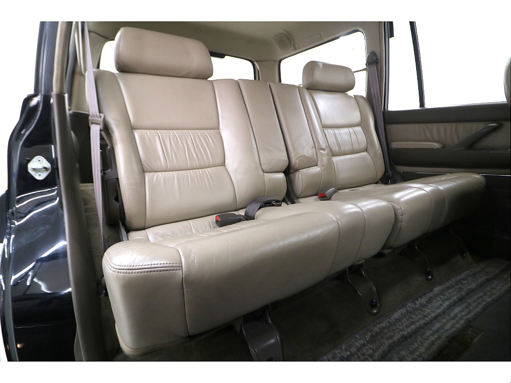 後部座席になります☆