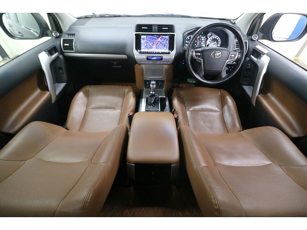 高級感のあるインテリアデザイン☆７０周年専用サドルタンシートになります☆