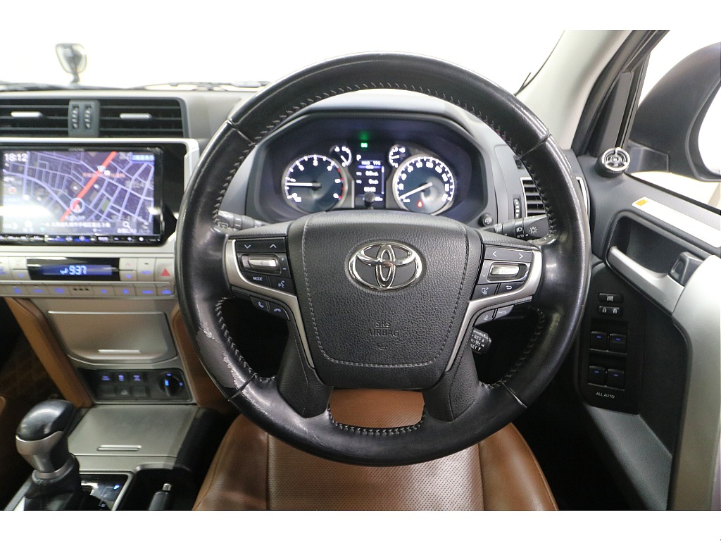 トヨタ&nbsp;ランドクルーザープラド&nbsp;プラド2.8DT TX L-Pkg70th ANV LTD 4WD&nbsp;&nbsp;北海道の詳細画像&nbsp;その11