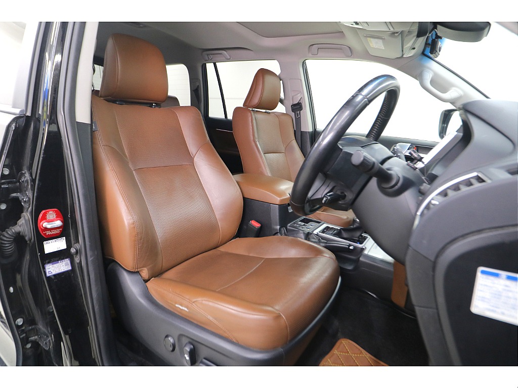 トヨタ&nbsp;ランドクルーザープラド&nbsp;プラド2.8DT TX L-Pkg70th ANV LTD 4WD&nbsp;&nbsp;北海道の詳細画像&nbsp;その7