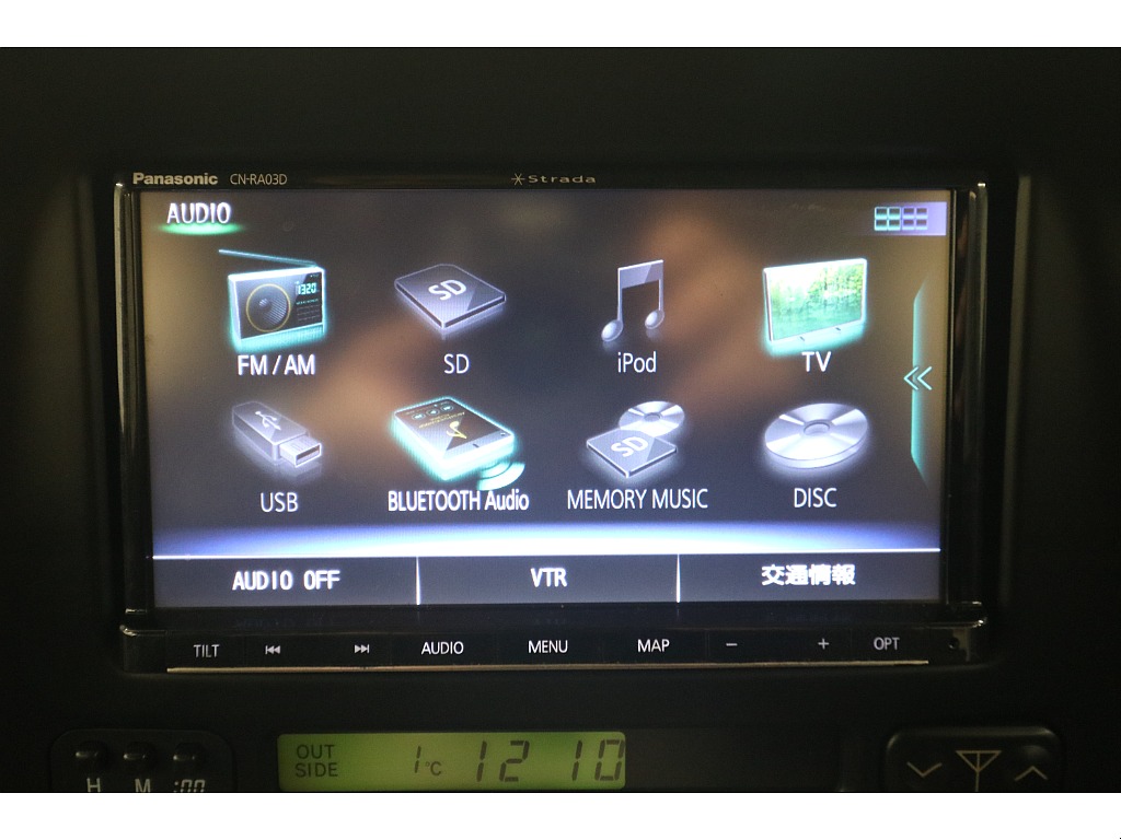 ストラーダＳＤナビ（フルセグ、Bluetooth対応）☆バックカメラ☆