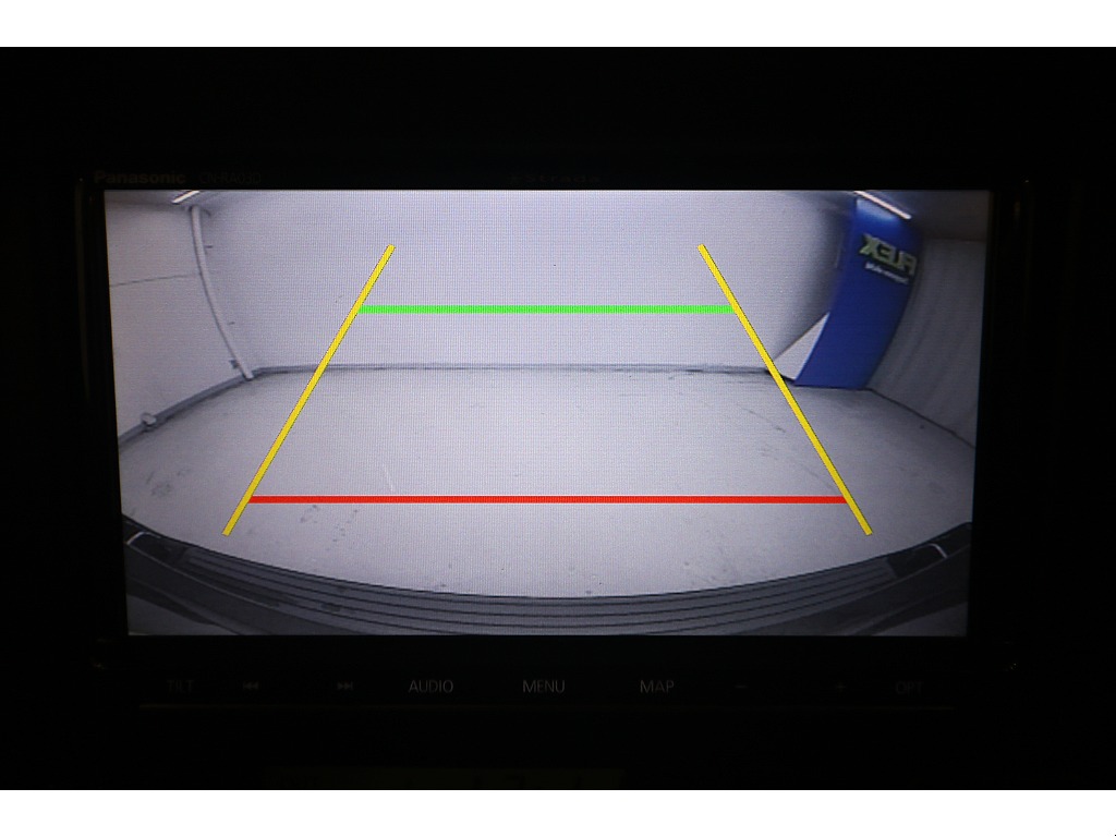 ストラーダＳＤナビ（フルセグ、Bluetooth対応）☆バックカメラ☆
