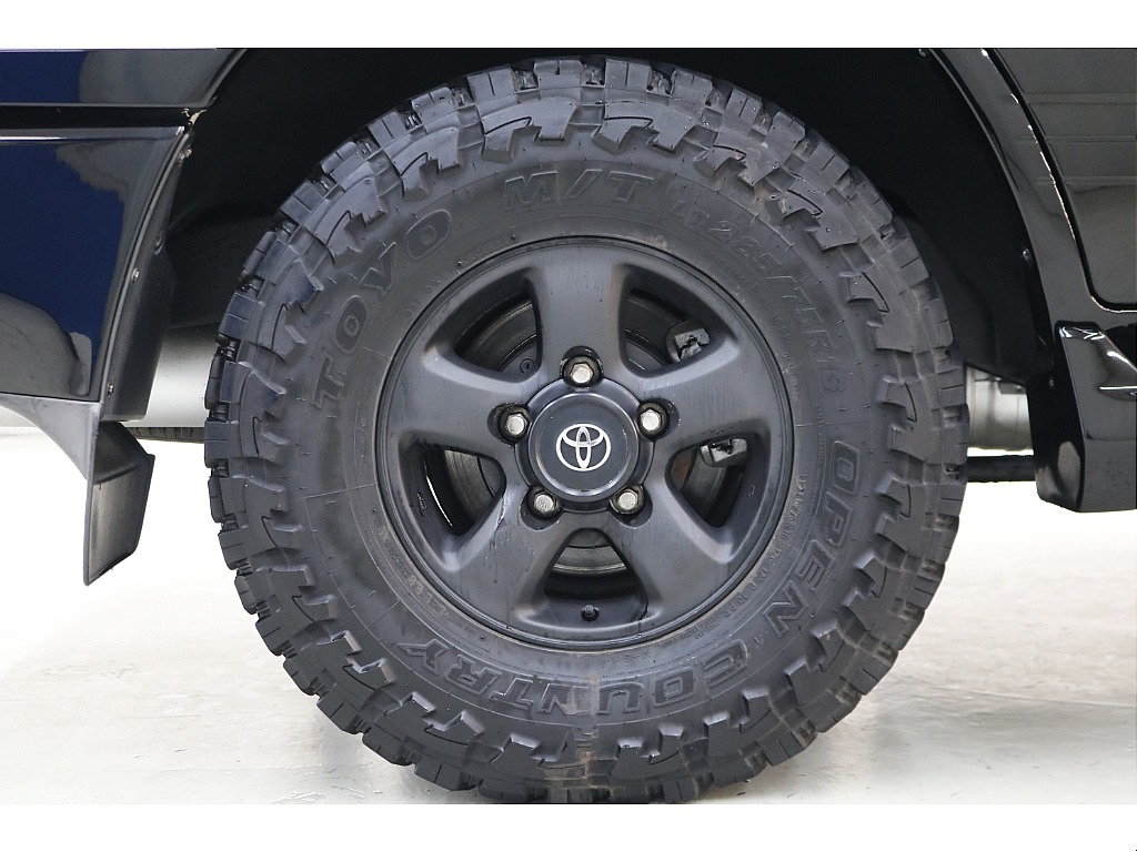 ＴＯＹＯオープンカントリーＭＴタイヤ×純正１６インチアルミホイール☆