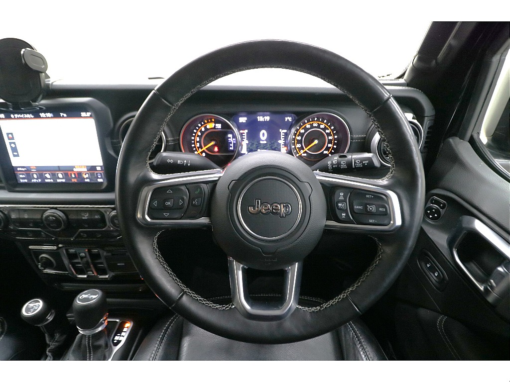 ステアリングヒーター、ステアリングスイッチ付きハンドル☆